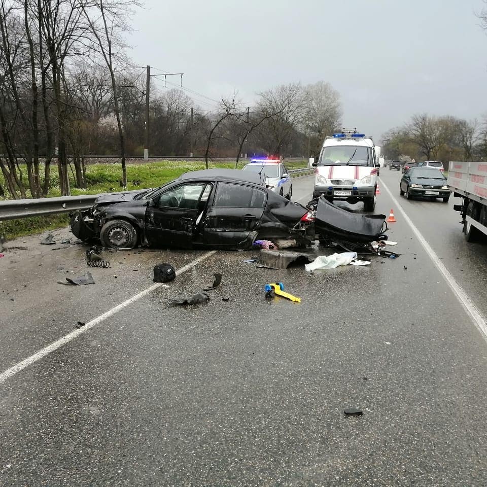 На Кубани у легковушки в ДТП оторвало задние колеса - Краснодарские известия