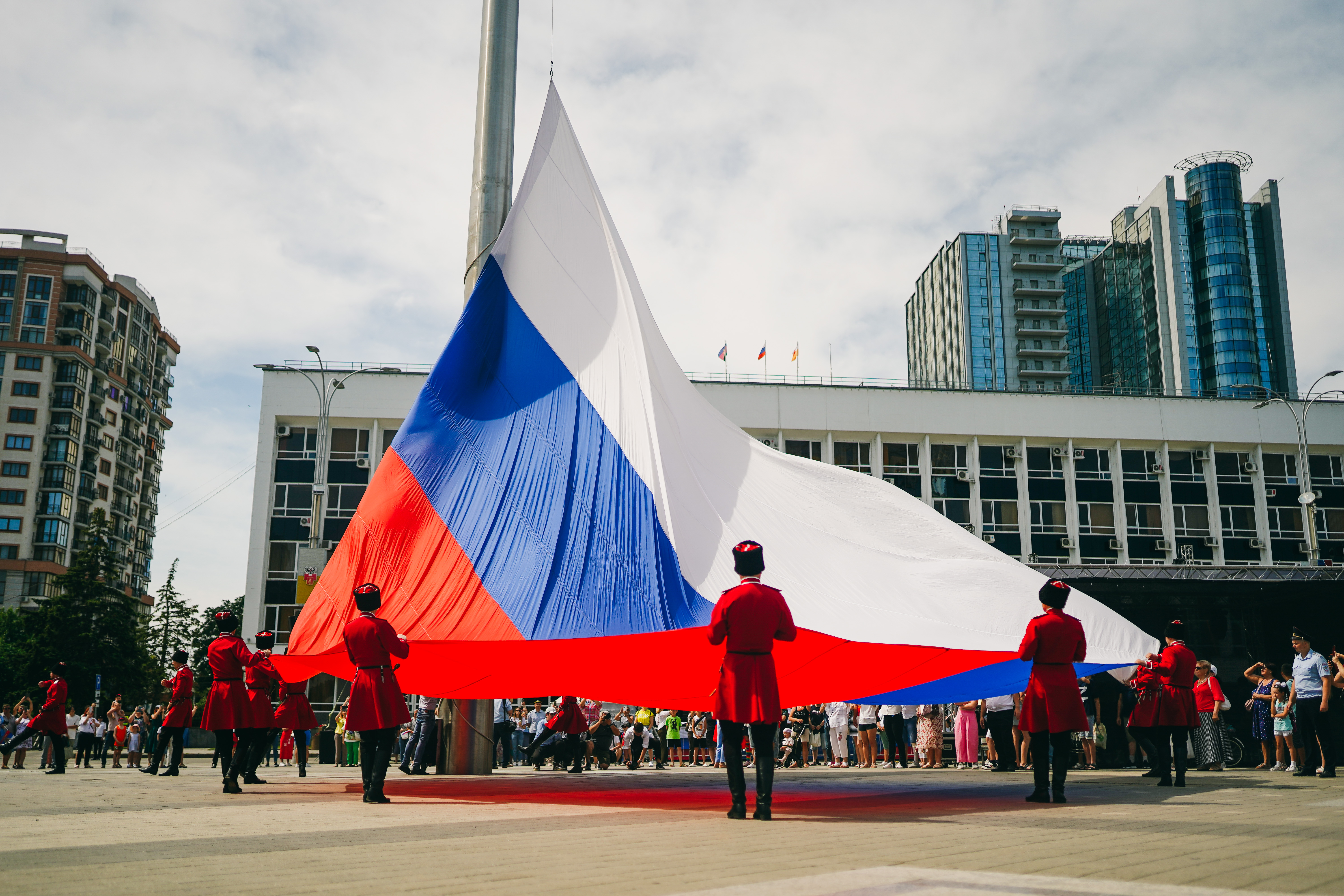 Акции, флешмобы, концерты: в Краснодаре отметят День флага России -  Краснодарские известия