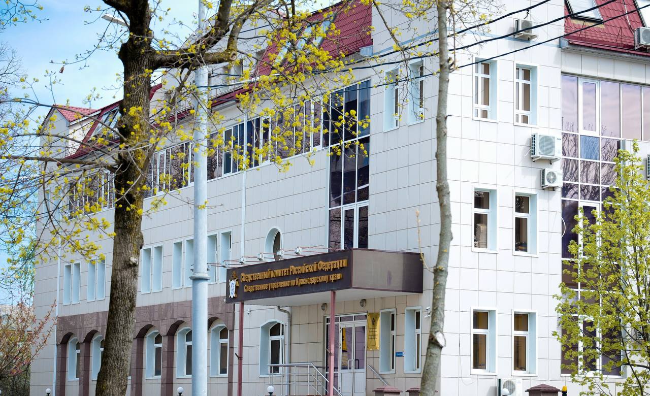 В Сочи гендиректор строительной организации задолжал своим сотрудникам почти 900 тысяч рублей
