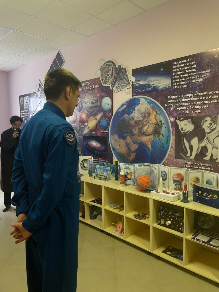 Космонавт-испытатель Андрей Федяев посетил детсад в Краснодаре