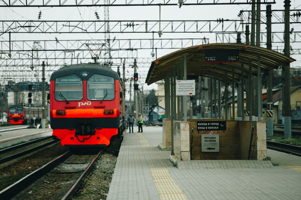 Поездом по необъятной России: цена билетов при путешествии в июне из Краснодара