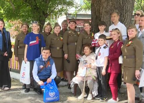 В Новороссийске для ветеранов провели 12 индивидуальных праздничных парадов