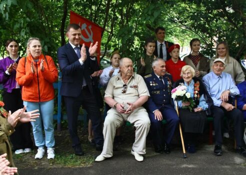 Евгений Наумов поздравил краснодарского ветерана с вековым юбилеем и Днем Победы