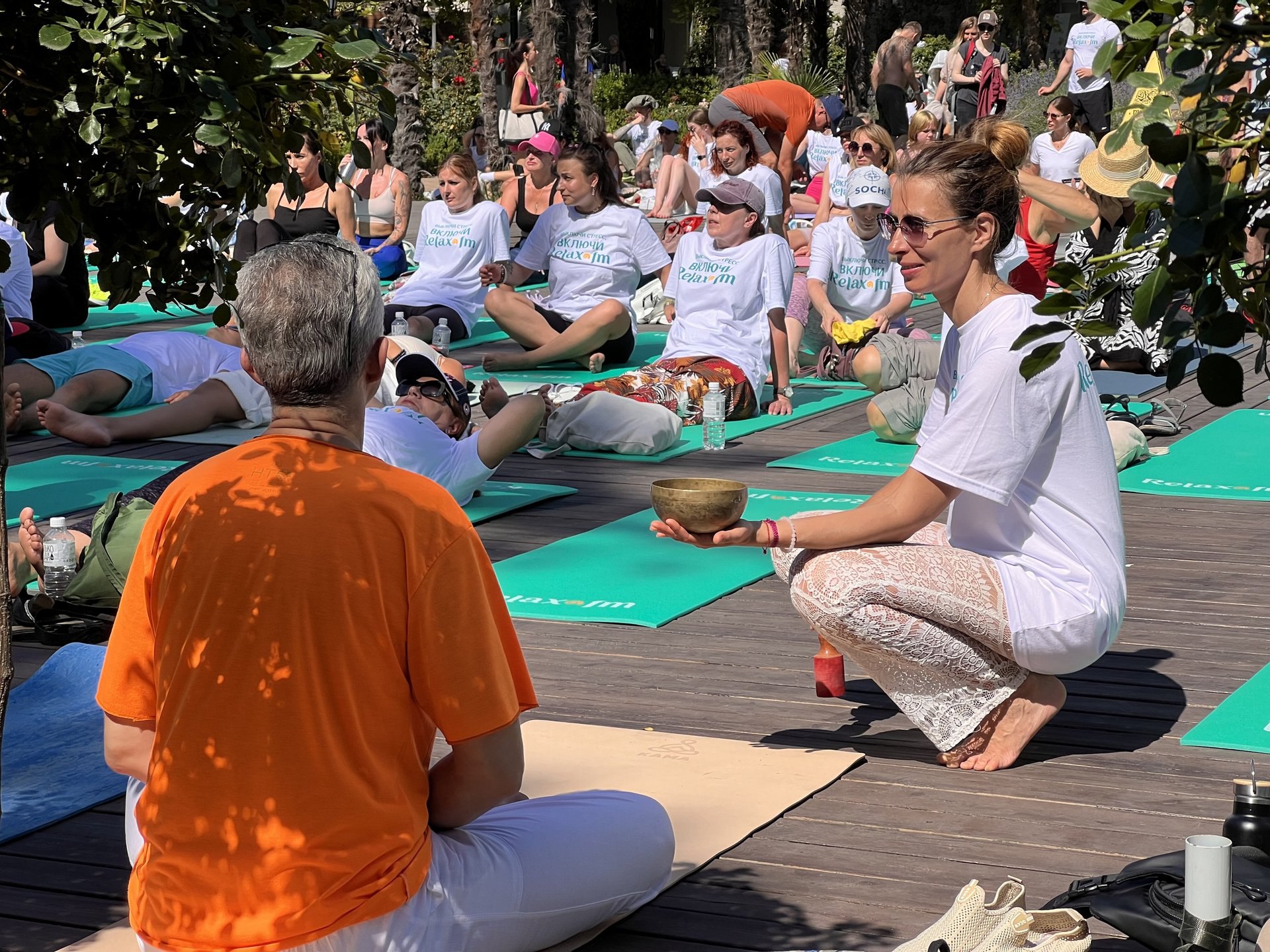 В сочинском парке «Ривьера» установили национальный рекорд по массовой медитации