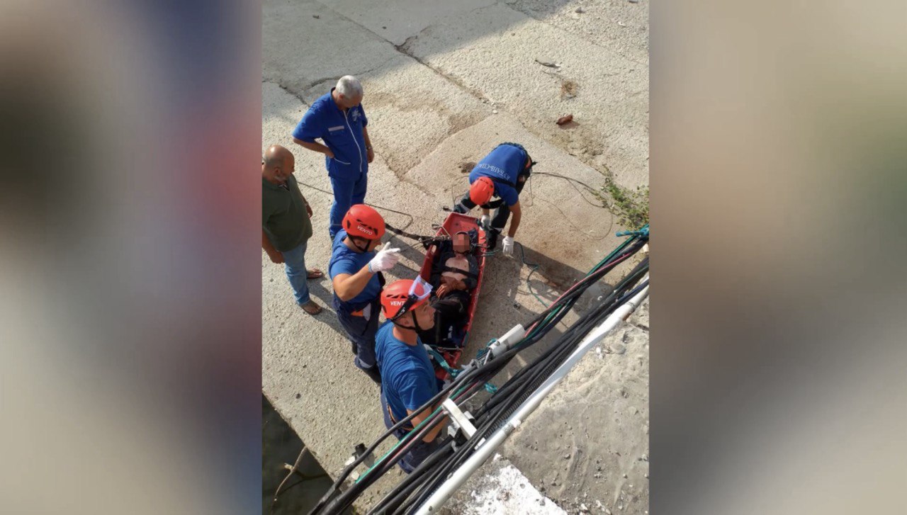В Туапсе спасли мужчину, который упал с 4-метровой высоты